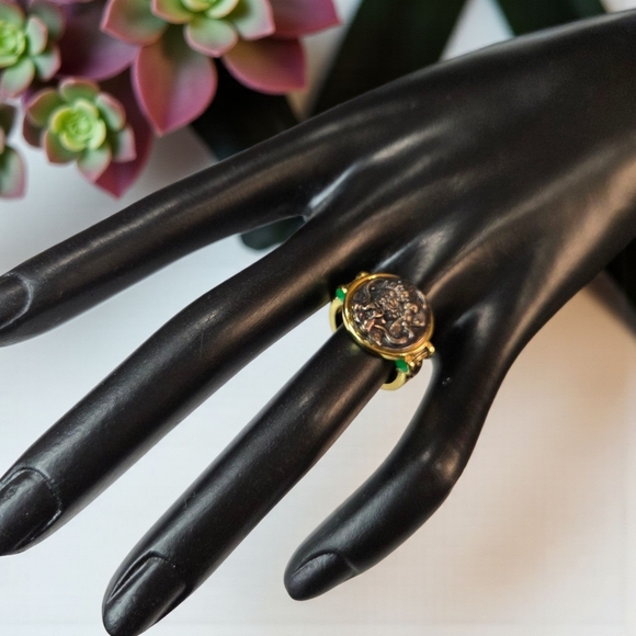 18k Gold Plated 2 Tone Ancient Dragon Coin Emerald Cabochon Ring - Picture 5 of 5